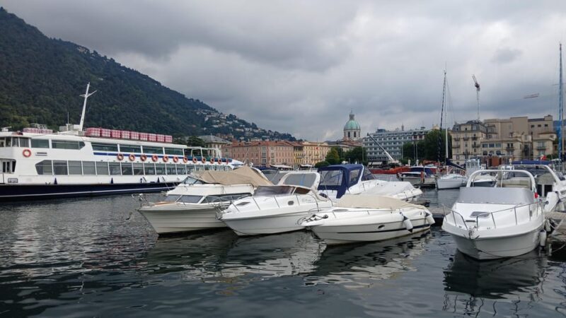 How to: Tour of the historic center - Strolling Through Piazza Cavour and Lake Como Views