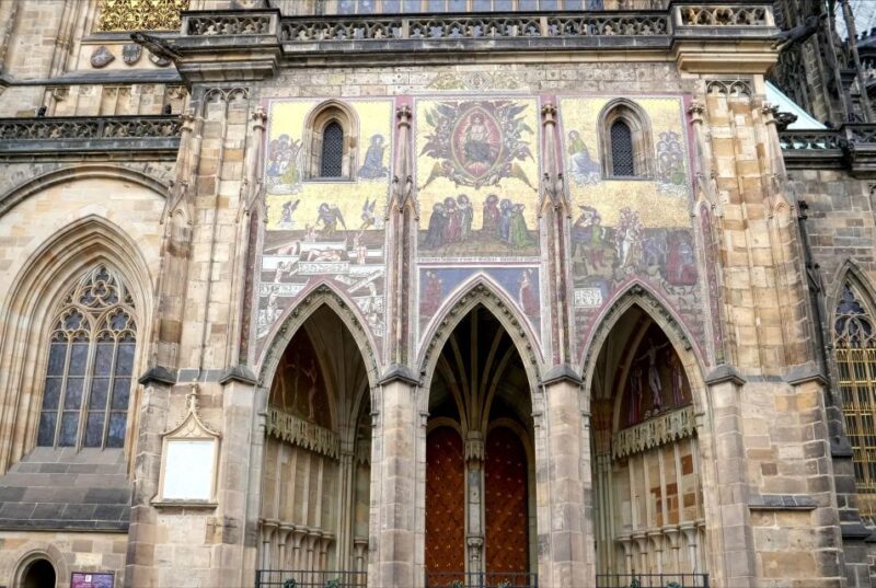 Hradany Prague Castle Guided Tour, Tickets, Transfers - Inside the Old Royal Palace and Vladislav Hall