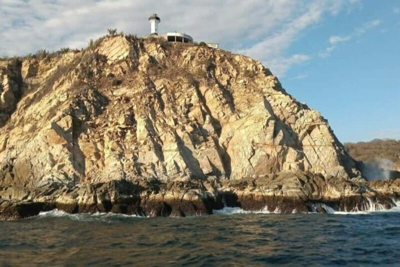 Huatulco: 7 Bays Boat Tour with Snorkeling and Lunch - Key Points