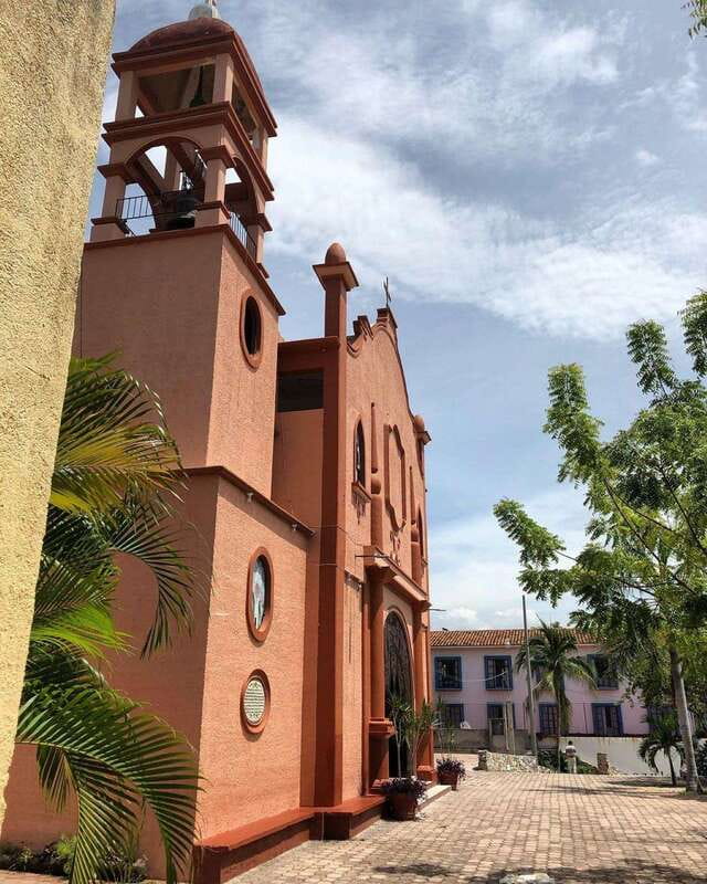 Huatulco: City Sightseeing & Shopping Tour - Comparing to Similar Tours