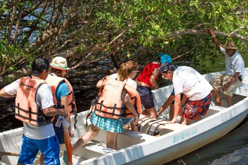 Huatulco: Ecotour with Crocodiles & migrating birds - Relaxing at Zipolite Beach and Free Time