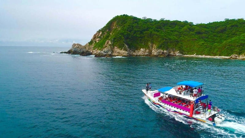 Huatulco: Premium Boat Tour with snorkel experience. - Key Points