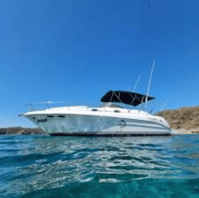 Huatulco: Private Yacht or Boat Sport Fishing Adventure - Comfort and Amenities Onboard the Private Yacht
