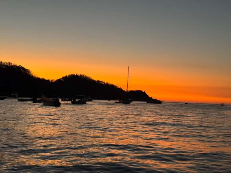 Huatulco: Sail at dawn and watch the marine life - The Scenic Drive to Huatulco Lighthouse