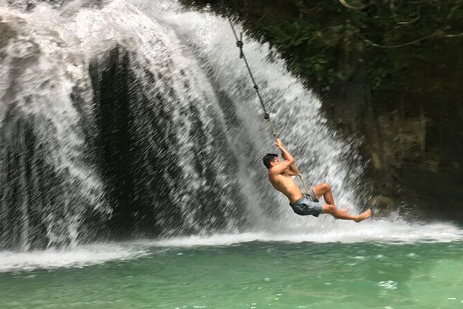 Huatulco's Mountain Waterfalls - Food and Refreshments: A Traditional Oaxaca Lunch