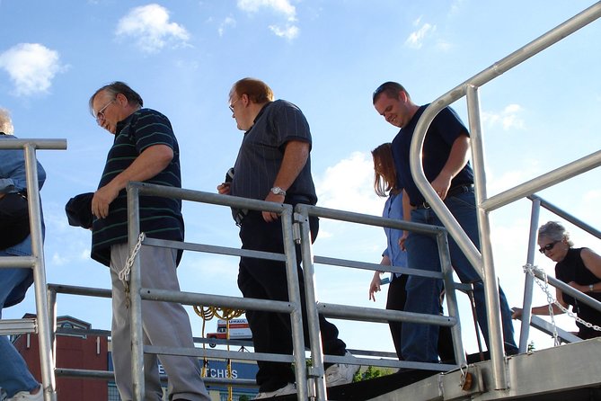 Hudson River Sightseeing Cruise from Albany - Weather Considerations and Packing Tips