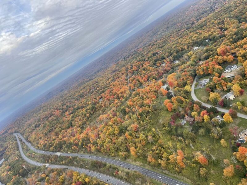 Hudson Valley Fall Foliage Shared Helicopter Tour - The Pilot-led Narration and Small Group Atmosphere