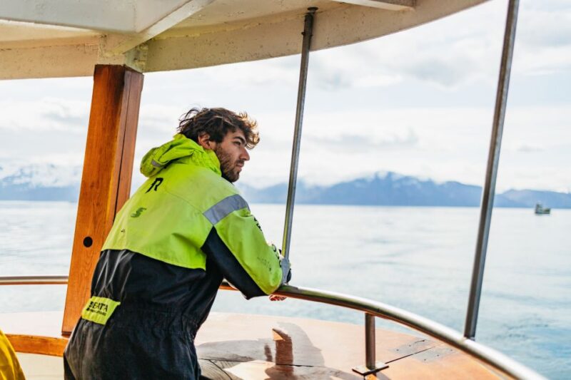 Húsavík: Whale Watching Tour with Guide - Expert Guides Explain Iceland’s Marine Wildlife with Enthusiasm
