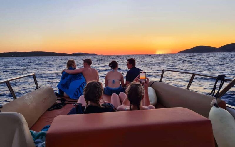Hvar: Sunset and Pakleni Islands with a Speed Boat - Experience the Beauty of Dalmatia from a Speed Boat