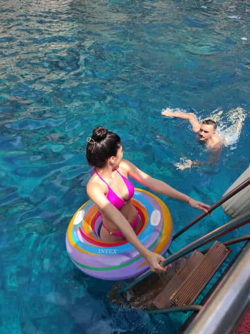 Hydra: Island Tour by Boat with Lunch - Discovering the Sea Caves and Unique Marine Life