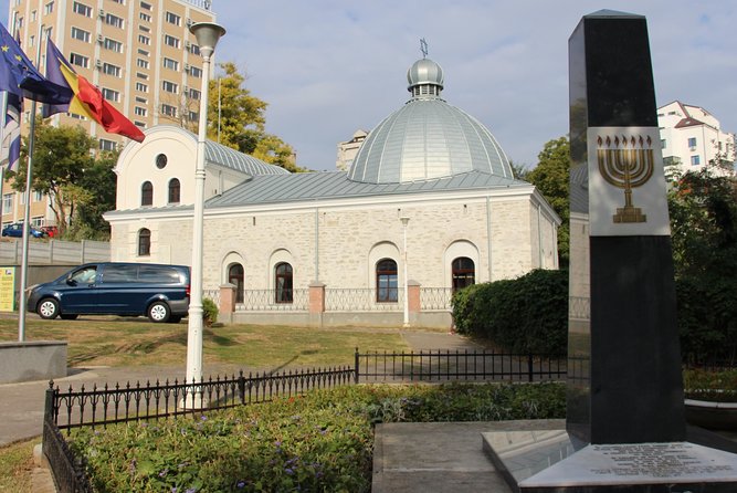 Iasi City Tour - Discovering Iasi’s Religious and Botanical Attractions