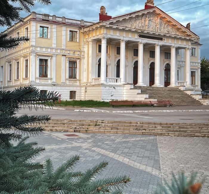 Iasi: Walking Tour with a local guide - Key Points