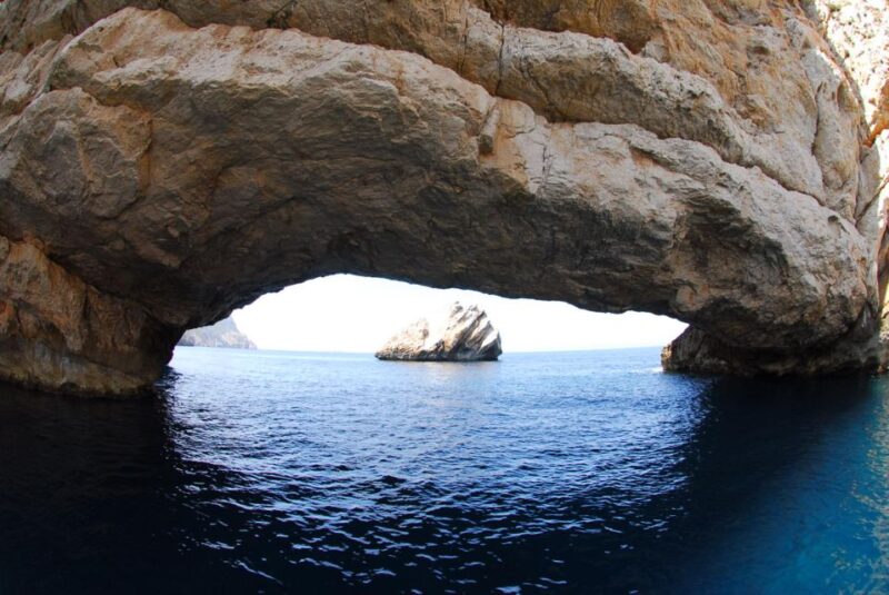 Ibiza: Beach and Cave Snorkeling Tour by Boat - Relaxing on Beaches and Watching Celebrity Mansions