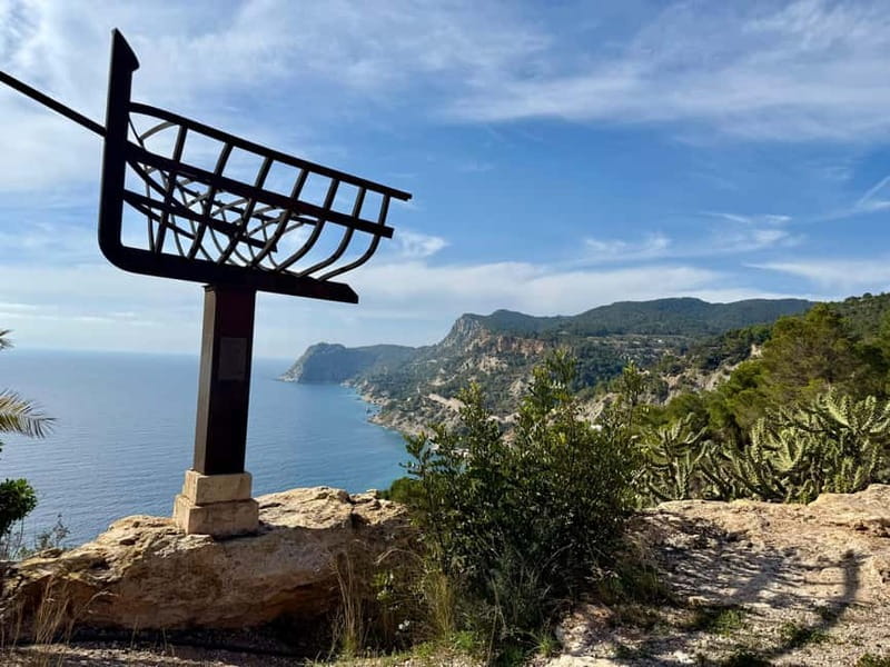 Ibiza: Half Day Island Tour with Iconic Photo Spots - The Guides and Their Knowledge