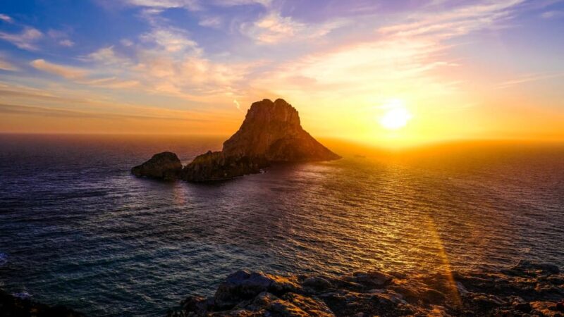 Ibiza: Midday or Sunset Sailing with Snacks and Open Bar - Onboard Amenities: Snacks, Drinks, and Water Activities
