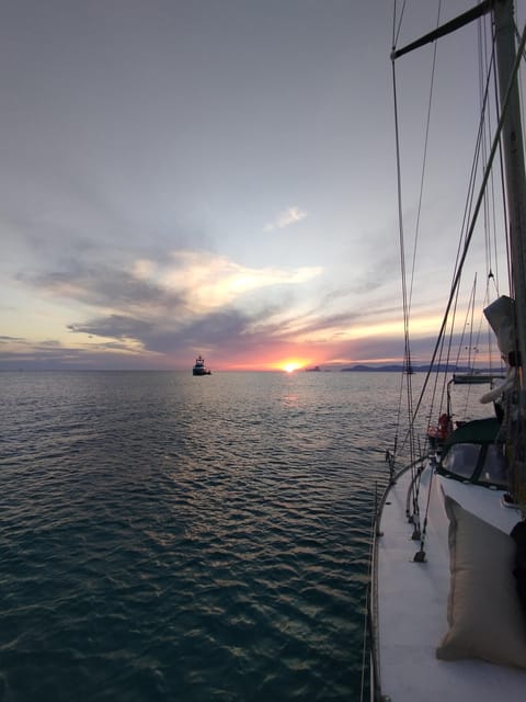 Ibiza: Sunset Sailing Tour with Wine - Suitable for Romantic Evenings and Small Groups