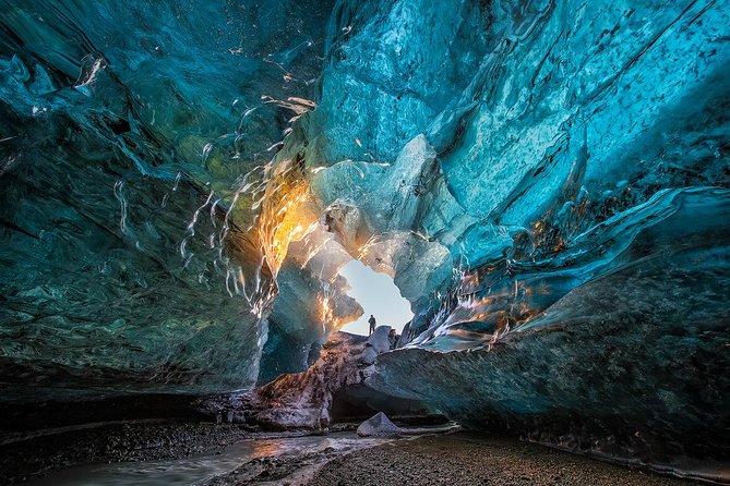 Ice Cave Tour in the National Park of Vatnajökull - The Super Jeep Adventure to the Glacier