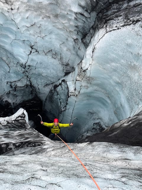 Ice climbing at Sólheimajökull - Crossing Crevasses and Moulins on the Glacier