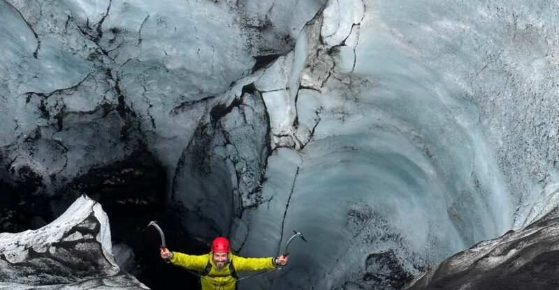 Ice climbing at Sólheimajökull - Logistics: Meeting Point and Group Size