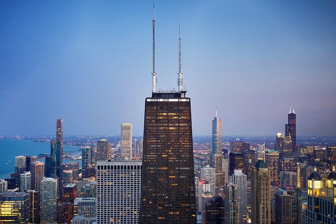 Iconic Action Film and Movie Locations 1 Day Tour in Chicago - Visiting the Chicago Federal Center and Modernist Landmarks