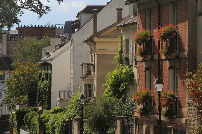 Iconic Amelie Movie Locations - Private Tour with Friendly Guide - Appreciating Art Deco Beauty at Piscine des Amiraux