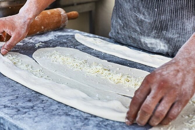 Iconic Berlin Street Food Tour - 2,0 hrs - Exploring Berlin’s Street Art Scene at the Alley