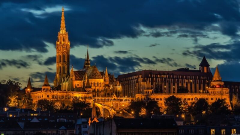 Iconic Budapest tour with Classic Russian Jeep and G-Wagon - Food, Drinks, and Special Touches
