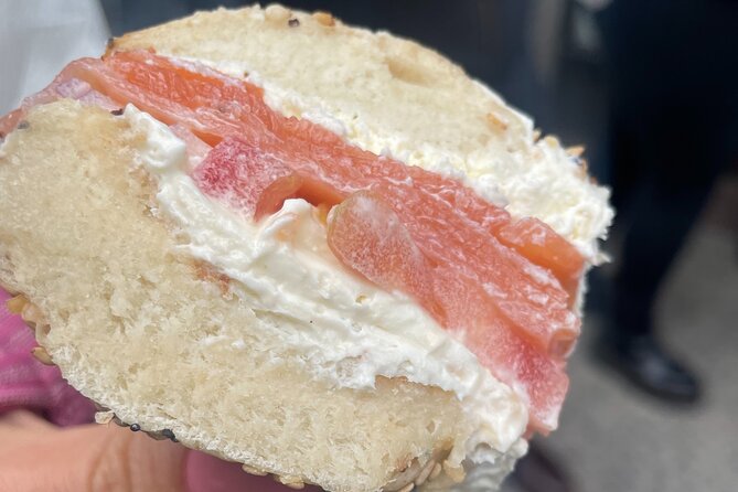 Iconic Foods of the Lower East Side and Little Italy Walking Tour - The Guide’s Knowledge and Engaging Style