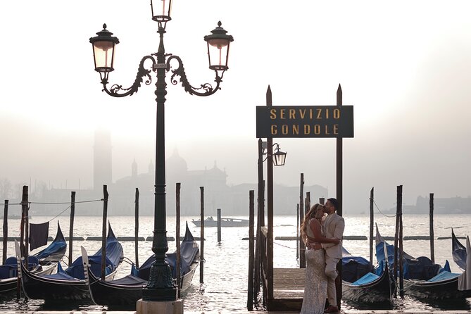 Iconic Photos and Adventure in Venice - Starting Point at Rialto Bridge, Venice