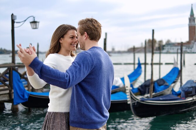 Iconic Photos and Adventure in Venice - Exploring the Canal Grande and Its Significance