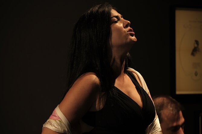 Ideal Clube de Fado - The Added Touch of Port Wine