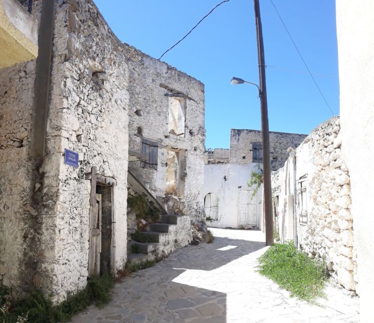 Ierapetra: Eastern Crete Nature Jeep Driving Tour - The Experience of the Tour Guide