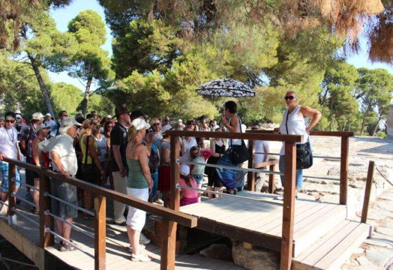 Ierapetra: Knossos Palace and Heraklion Guided City Tour - Exploring Knossos Palace: Minoan Heritage and Mythology