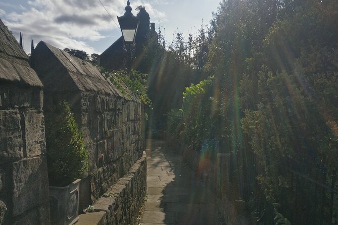 Immersive Murder Mystery in York, A City Treasure Hunt Experience - Clues and Sights: Discovering Hidden Details in York