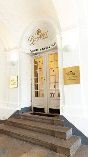 Imperial breakfast before your castle tour - Accessibility and practical tips for visitors