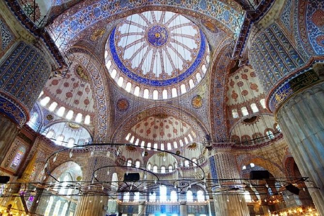 Imperial Istanbul Half-Day Tour: Hagia Sophia, Basillica Cistern and Grand Bazaar - The Guide and Overall Experience