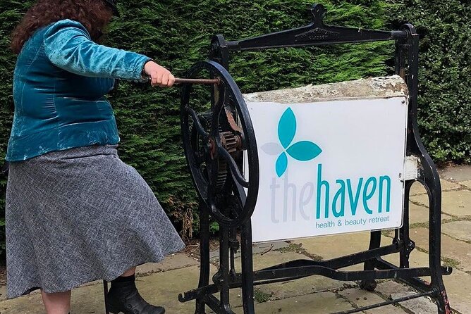 In and Out the Dusty Closes - From the Old Town to the Modern High Street