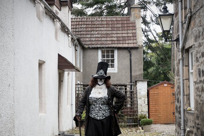 In and Out the Dusty Closes - Practical Details and Accessibility