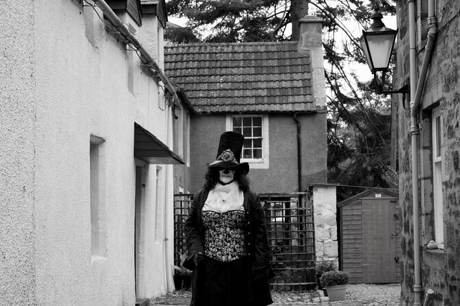 In and Out the Dusty Closes - Who Will Most Enjoy This Tour?