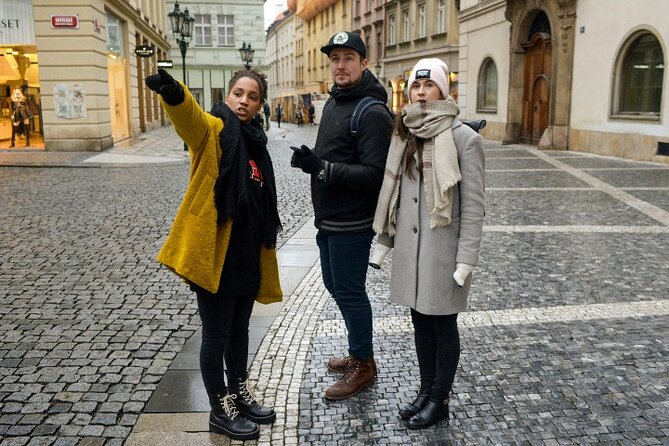 In the Curse of Time - Outdoor Escape Game in Prague - The App and Hints System: Easy to Use and Supportive