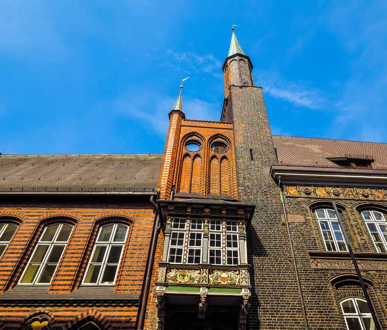 In the footsteps of the Hansa Trade League with a Local - Scenic Streets and Architectural Gems
