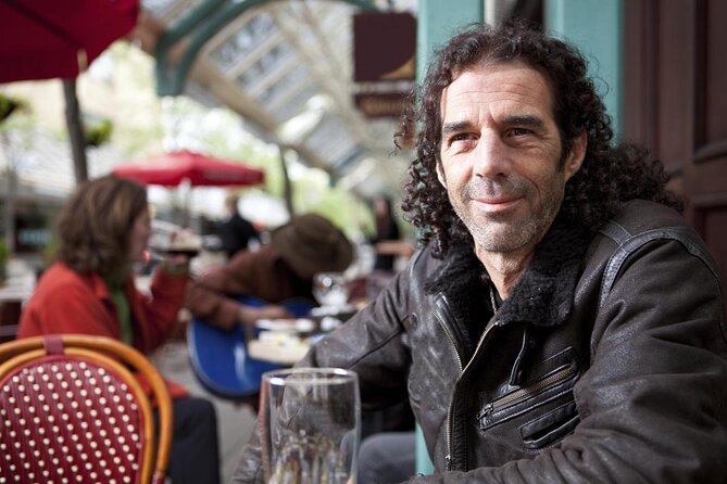 In the Shadow of the Mountain: Montreal Jewish History Walking Tour - Discover Montreals Jewish History with Expert Guides