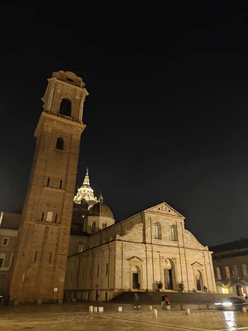 In Turin a walking tour between art and wine tasting - Key Points