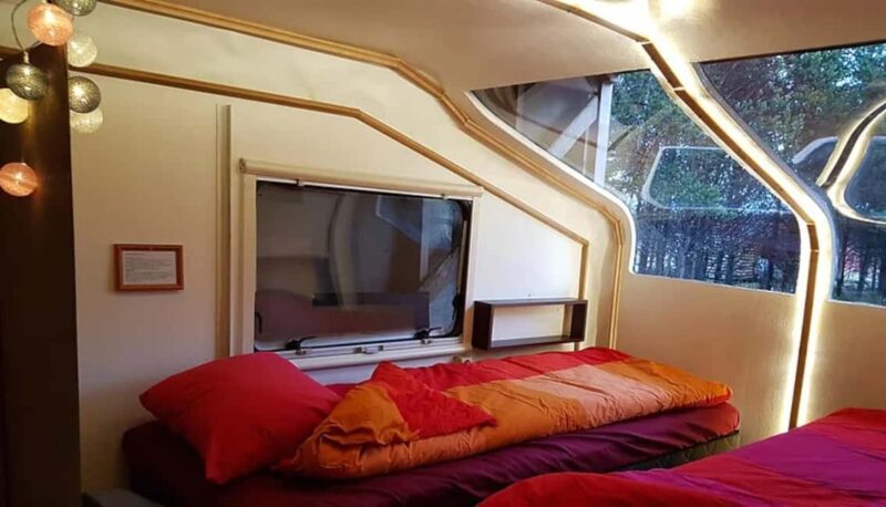 Inari: Overnight Aurora Hunt in Mobile Cabin on Lake Inari - Key Points