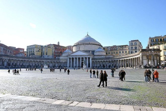Incredible Naples - walking tour with an expert local guide - Starting at the Fountain of Neptune in Naples