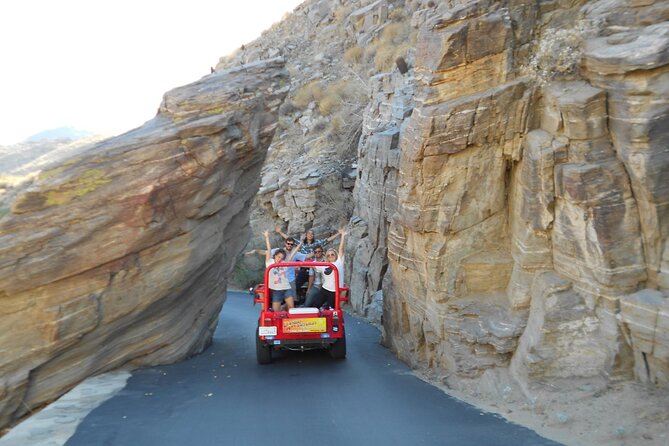 Indian Canyons Hiking Tour by Jeep from Palm Desert - Key Points