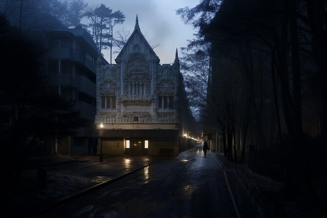 Indianapolis Ghosts: Haunts, Spirits, and Phantoms Walking Tour - Local Guides and Storytelling Style