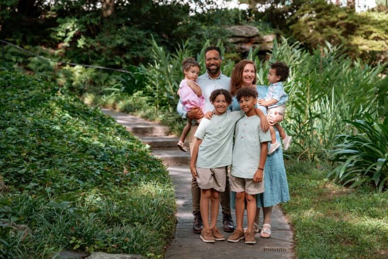 Indianapolis: Private Vacation Photoshoot with Photographer - Discover Indianapolis’s Iconic Landmarks and Secret Corners