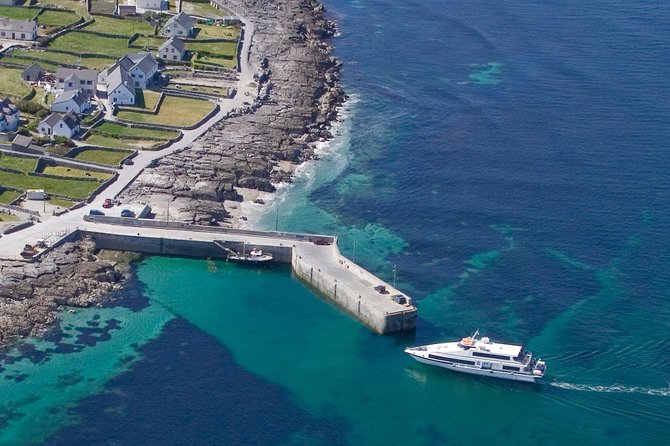 Inis Mór (Aran Islands) Day Trip: Return Ferry from Rossaveel, Galway - Arriving at Kilronan Pier: Starting Your Island Adventure