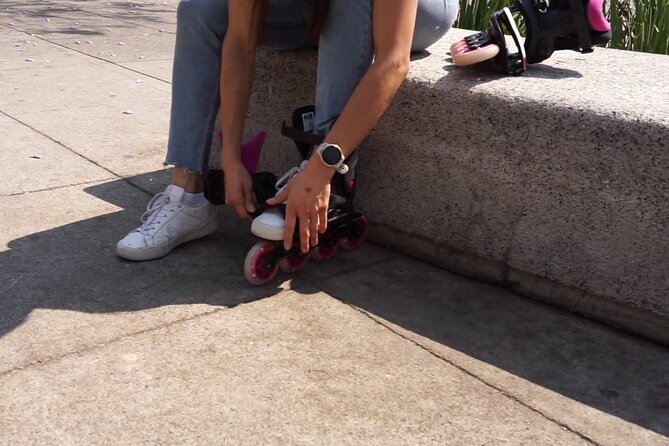 Inline skate rentals in Mexico city - Convenient Location Near Reforma Avenue in Juárez
